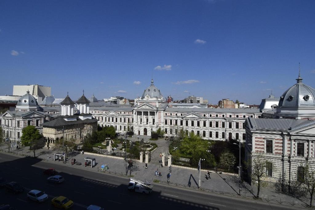 University Square - View Of City Bukarest Exteriör bild